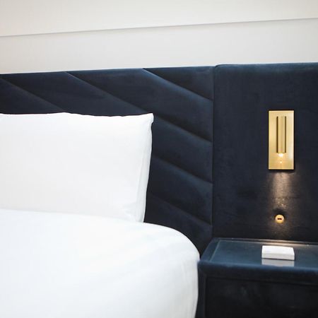 Ultra Stylish Apt Set In An Affluent Location Poole Extérieur photo