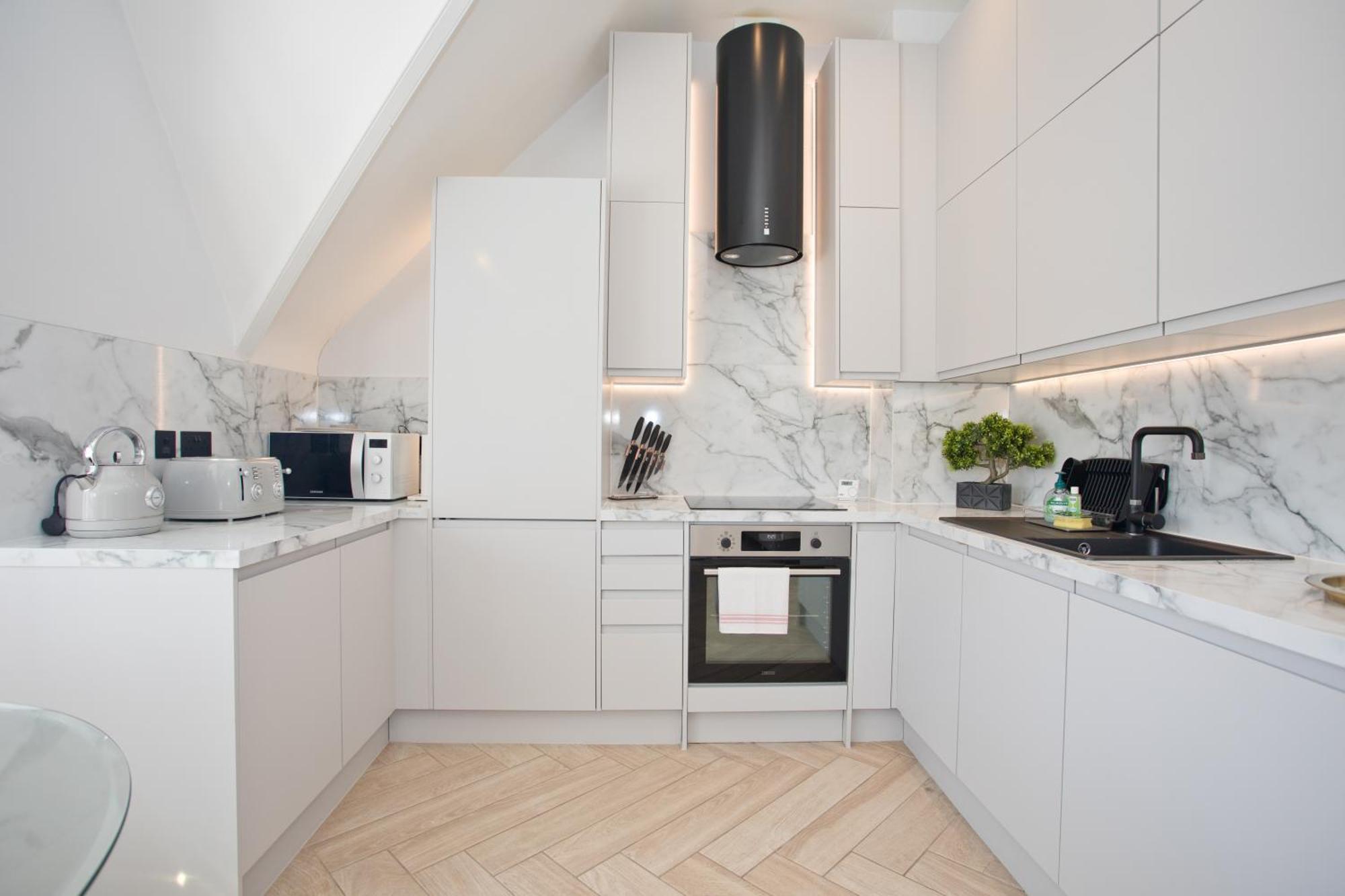 Ultra Stylish Apt Set In An Affluent Location Poole Extérieur photo