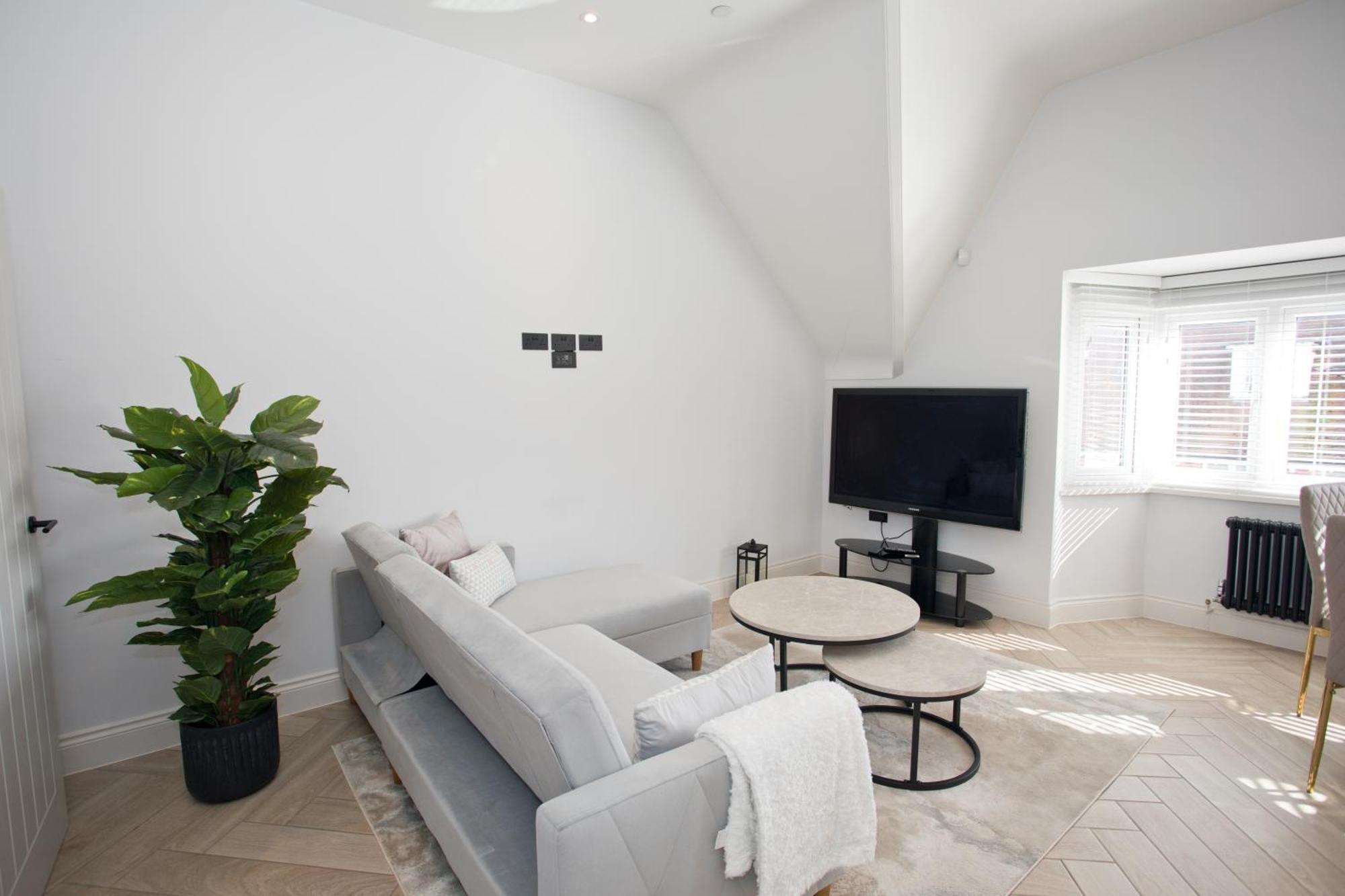 Ultra Stylish Apt Set In An Affluent Location Poole Extérieur photo
