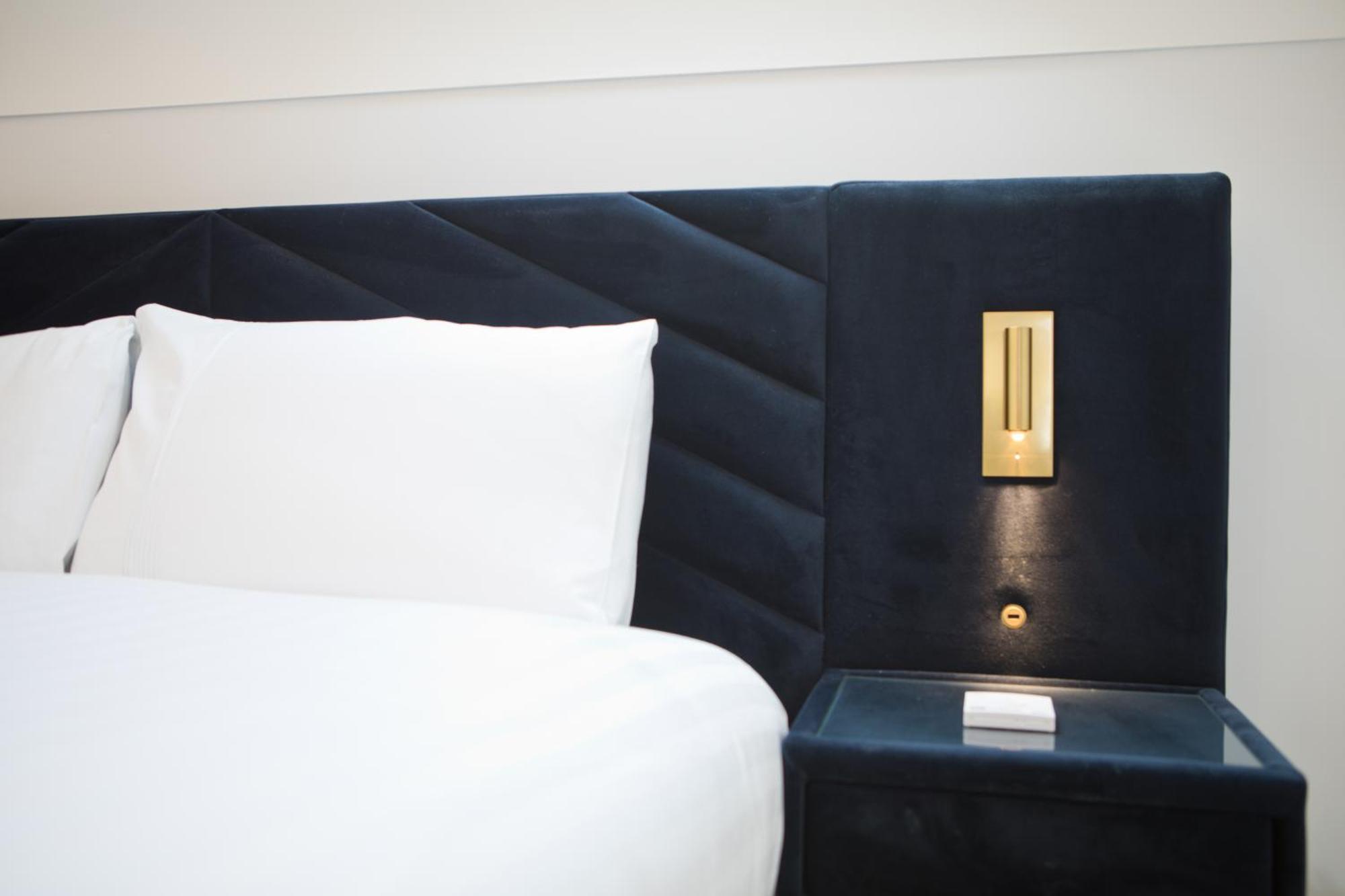 Ultra Stylish Apt Set In An Affluent Location Poole Extérieur photo