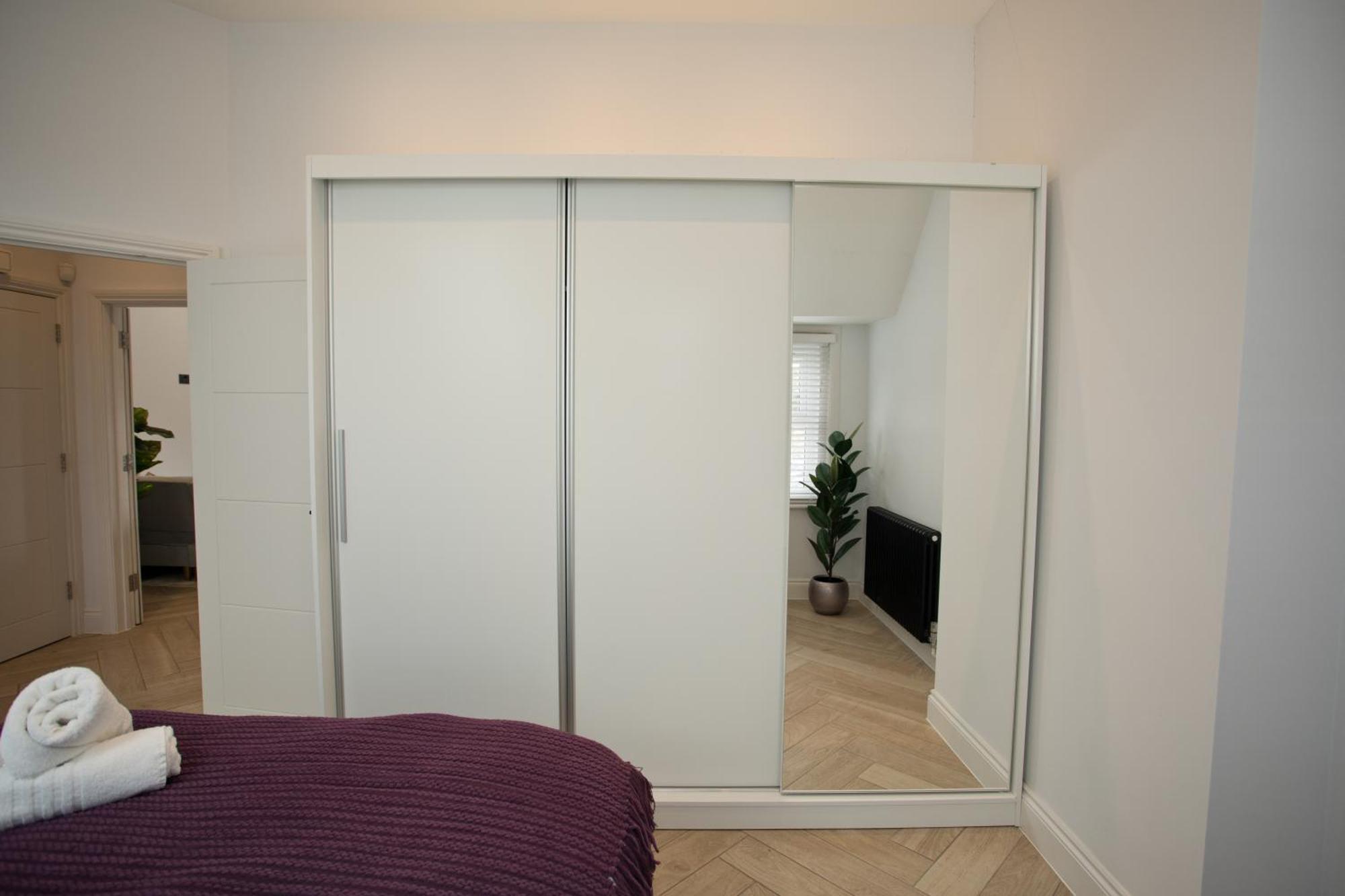 Ultra Stylish Apt Set In An Affluent Location Poole Extérieur photo
